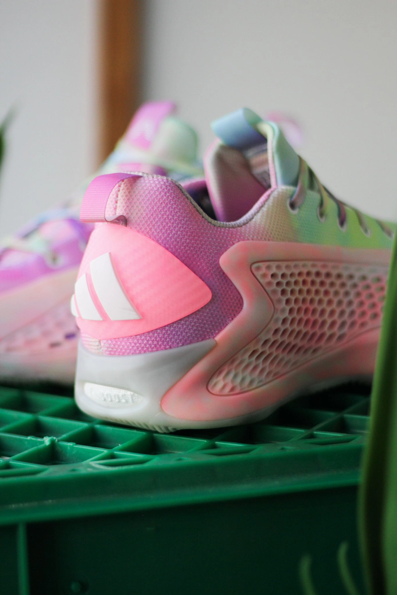 ADIDAS AE 1 LOW CLOUD WHITE/ARCTIC ORANGE/BLISS PINK