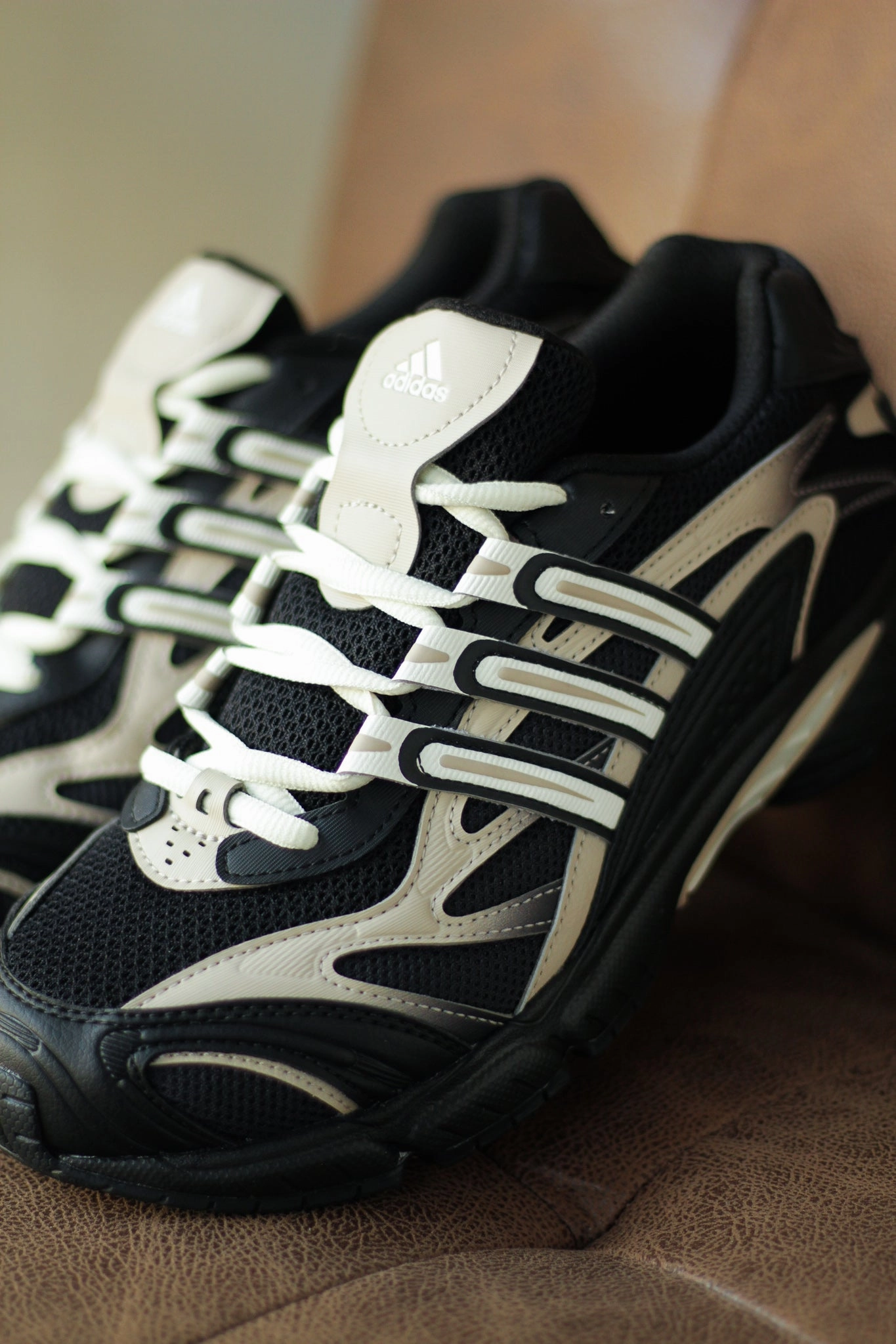 TEMPER RUN BLACK